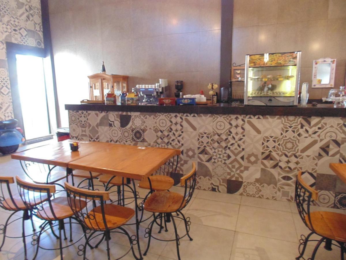 Capitólio Pousada California酒店 外观 照片